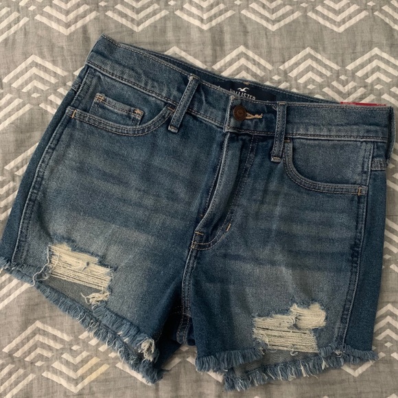 Hollister High-Rise Short-Short NWT size 1 - Picture 1 of 3